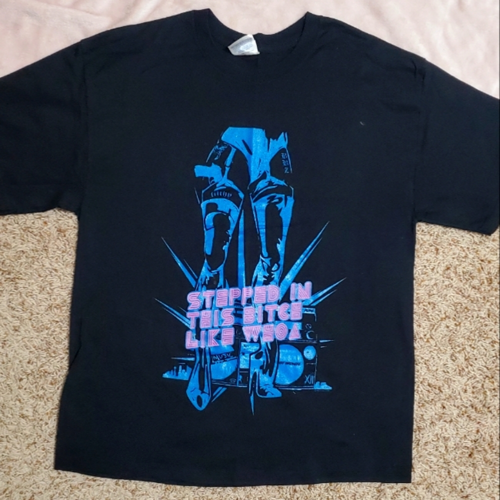 Black Graphic Legs Tee "Stepped In This B*tch Like Whoa" Sz L